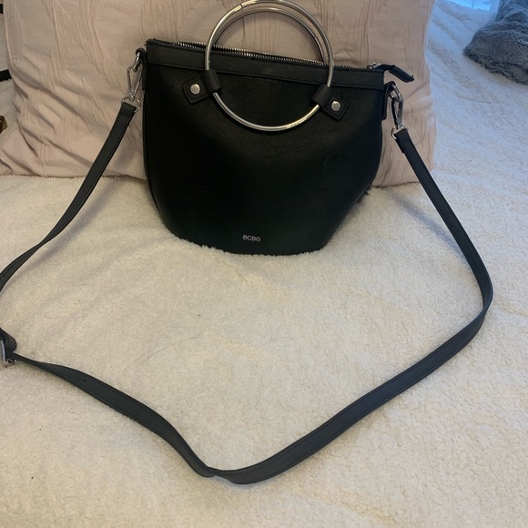 BCBG crossbody/shoulder bag - Picture 2 of 3